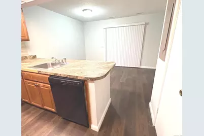 9 Patricia Road #E, Bridgeport, CT 06606 - Photo 7