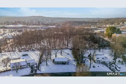 204 Hickory Circle, Middletown, CT 06457 - Photo 5