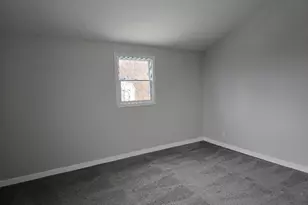 713 Bucks Hl Rd, Waterbury, CT 06704 - Photo 5