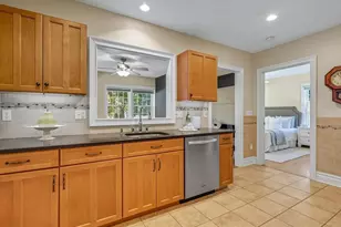 217 Huntington Rd, Stratford, CT 06614 - Photo 17