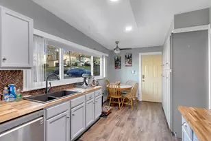 89 Gail Dr, Waterbury, CT 06704 - Photo 5