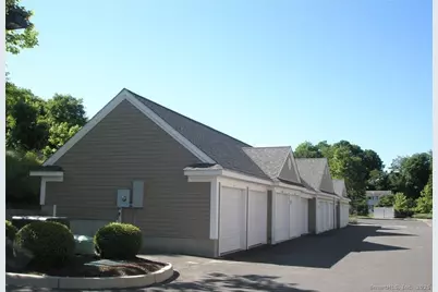 20 Orchard Street #306, Brookfield, CT 06804 - Photo 3