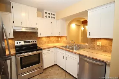 7 Woods Way #7, Woodbury, CT 06798 - Photo 3