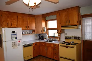 244 Rockland Ave, Stratford, CT 06614 - Photo 7