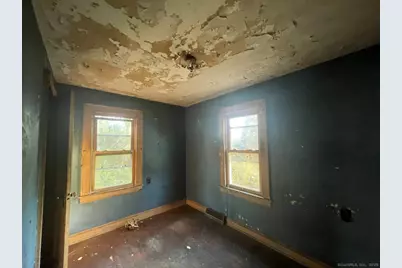 21 Meadow Street, Milford, CT 06460 - Photo 11