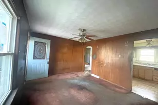 21 Meadow St, Milford, CT 06460 - Photo 5