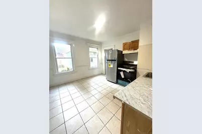 219 Connecticut Avenue, New London, CT 06320 - Photo 3