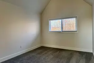 81 Montoya Dr, Branford, CT 06405 - Photo 11