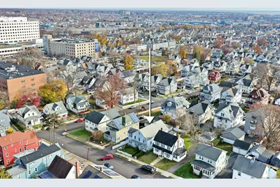 25 Manhattan Avenue, Bridgeport, CT 06606 - Photo 31