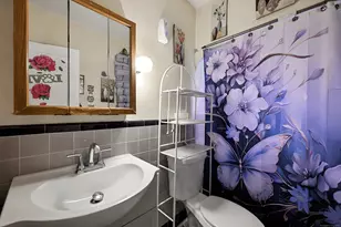 25 Manhattan Ave, Bridgeport, CT 06606 - Photo 19