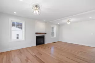 886 East St, Middletown, CT 06457 - Photo 11