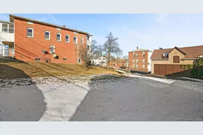 527 Burritt Street, New Britain, CT 06053 - Photo 23