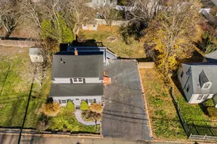 4 Bellview Rd, Branford, CT 06405 - Photo 3