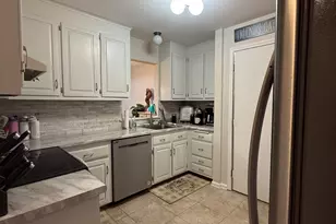 462 Glendale Ave, Bridgeport, CT 06606 - Photo 5