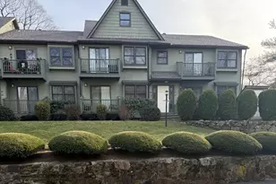 462 Glendale Ave, Bridgeport, CT 06606 - Photo 1