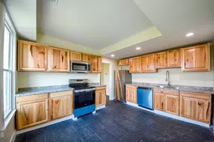 92 High St, Waterbury, CT 06704 - Photo 1