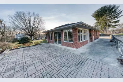 10 McKay Street, Torrington, CT 06790 - Photo 9