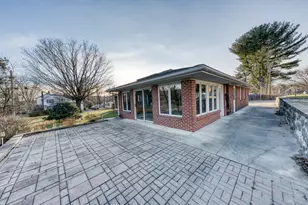 10 McKay St, Torrington, CT 06790 - Photo 9