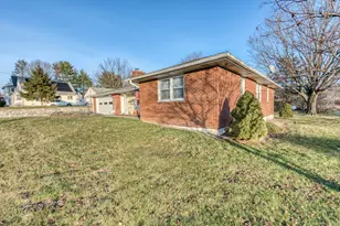 10 McKay St, Torrington, CT 06790 - Photo 5