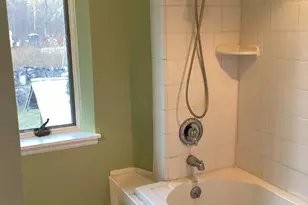 40 Chestnut Hill Rd, Newtown, CT 06482 - Photo 9