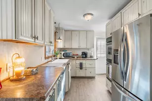 68 Dominican Rd, Branford, CT 06405 - Photo 9