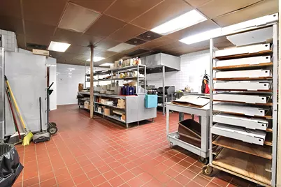 377 South Center Street, Windsor Locks, CT 06096 - Photo 15