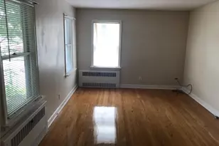 722 Knapps Hwy, Fairfield, CT 06825 - Photo 3