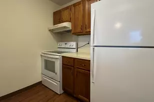 136 Pembroke Rd, Danbury, CT 06811 - Photo 9