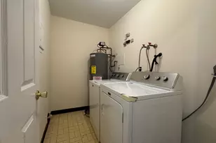 136 Pembroke Rd, Danbury, CT 06811 - Photo 11