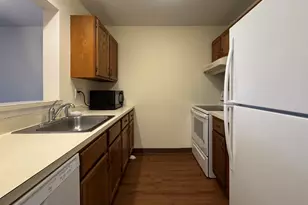 136 Pembroke Rd, Danbury, CT 06811 - Photo 7