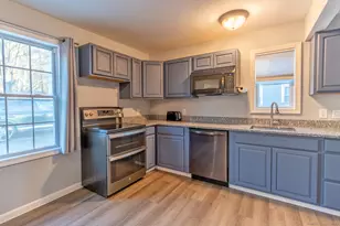 135 W High St, East Hampton, CT 06424 - Photo 5