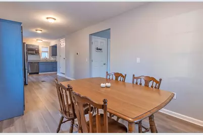 135 West High Street, East Hampton, CT 06424 - Photo 13