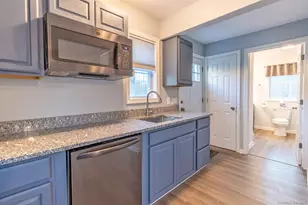 135 W High St, East Hampton, CT 06424 - Photo 7