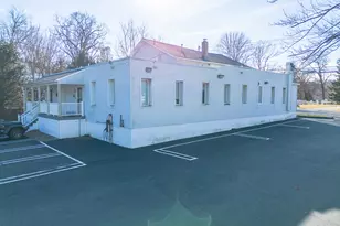 657 Orange Center Rd, Orange, CT 06477 - Photo 3