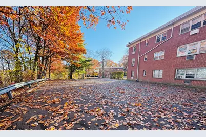 304 Pine Rock Avenue #APT C15, Hamden, CT 06514 - Photo 13