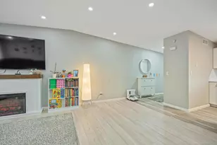 129 Webster Ct, Newington, CT 06111 - Photo 13