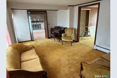 689 Bee Street, Meriden, CT 06450 - Photo 11