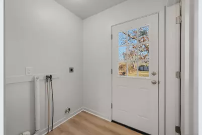 90 Midway Oval, Groton, CT 06340 - Photo 13