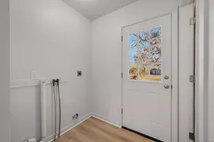 90 Midway Oval, Groton, CT 06340 - Photo 13