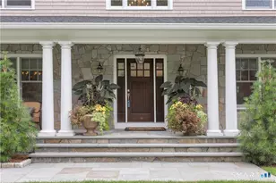 21 Ravenglass Dr, Stamford, CT 06903 - Photo 3