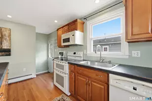 89 N Hoadley St, Naugatuck, CT 06770 - Photo 11