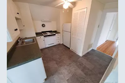 33 Circular Avenue #3rd Floor, Bridgeport, CT 06605 - Photo 3