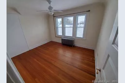 33 Circular Avenue #3rd Floor, Bridgeport, CT 06605 - Photo 7