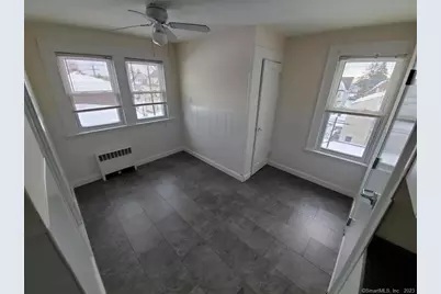 33 Circular Avenue #3rd Floor, Bridgeport, CT 06605 - Photo 5