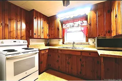 131 Greenwood Street, Watertown, CT 06795 - Photo 7