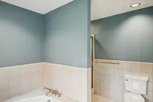 63 Duncaster Rd, Bloomfield, CT 06002 - Photo 31