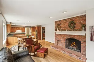 63 Duncaster Rd, Bloomfield, CT 06002 - Photo 17