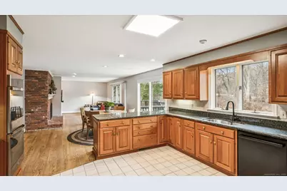 63 Duncaster Road, Bloomfield, CT 06002 - Photo 11