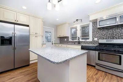 23 Highview Avenue, Wethersfield, CT 06109 - Photo 5