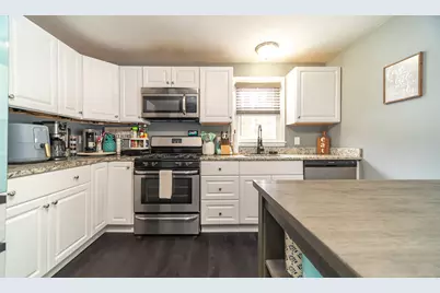 49 Pennsylvania Avenue, Montville, CT 06370 - Photo 13